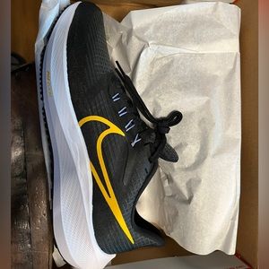 Nike women’s Air Pegasus 39